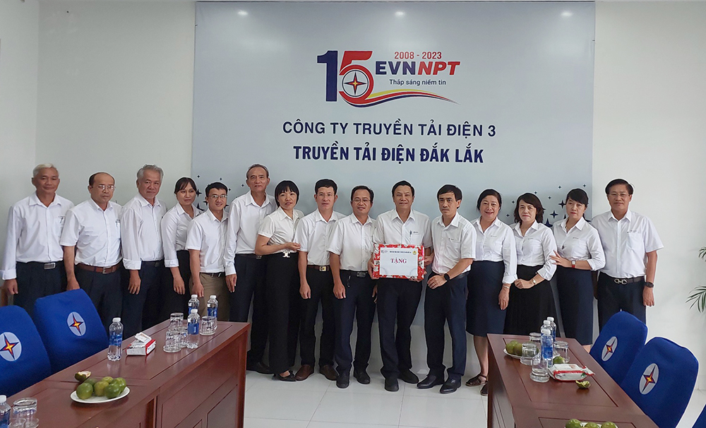 Công đoàn EVNNPT đối thoại và cảm ơn người lao động tại Truyền tải điện Đắk Lắk 2