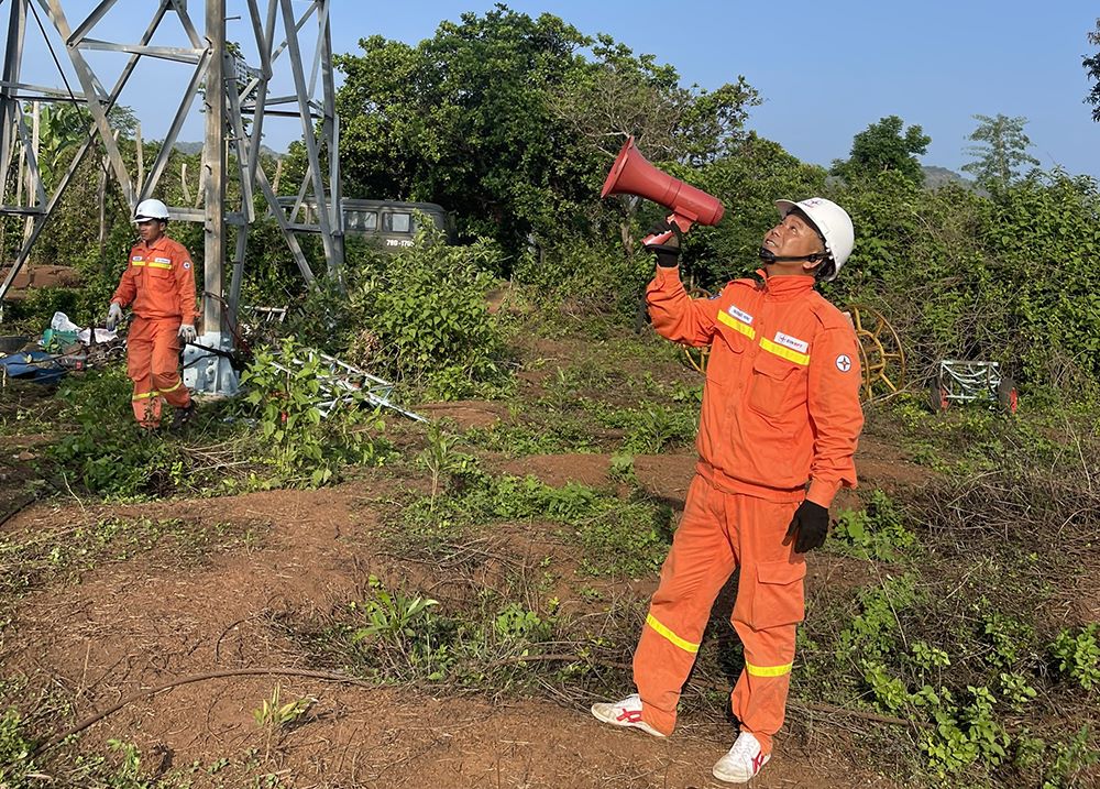 Công nhân Truyền tải điện Đắk Lắk với những “sáng kiến nhỏ, hiệu quả cao” 2