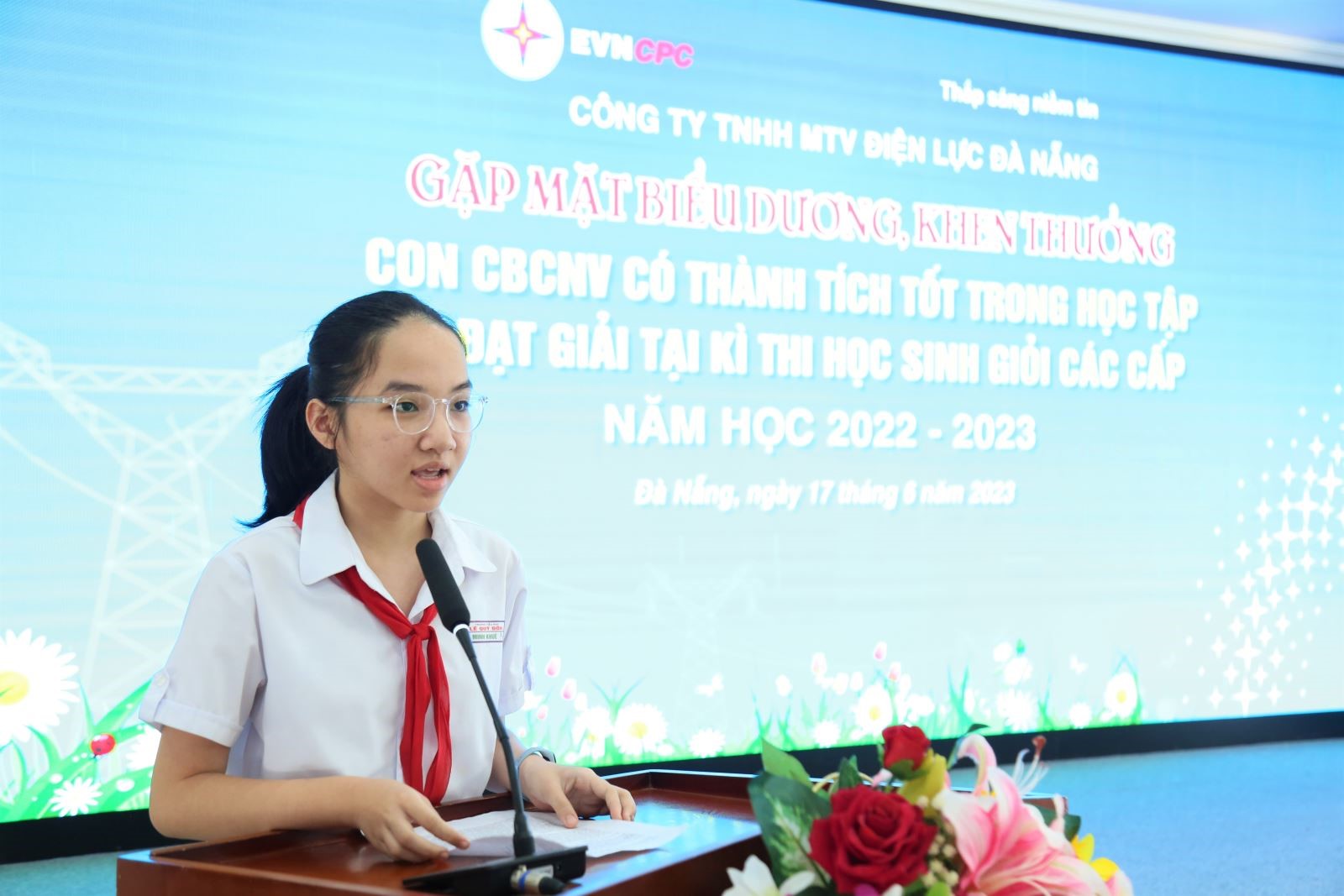 Công ty biểu dương, khen thưởng con CBCNV có thành tích học tập xuất sắc năm học 2022-2023 6