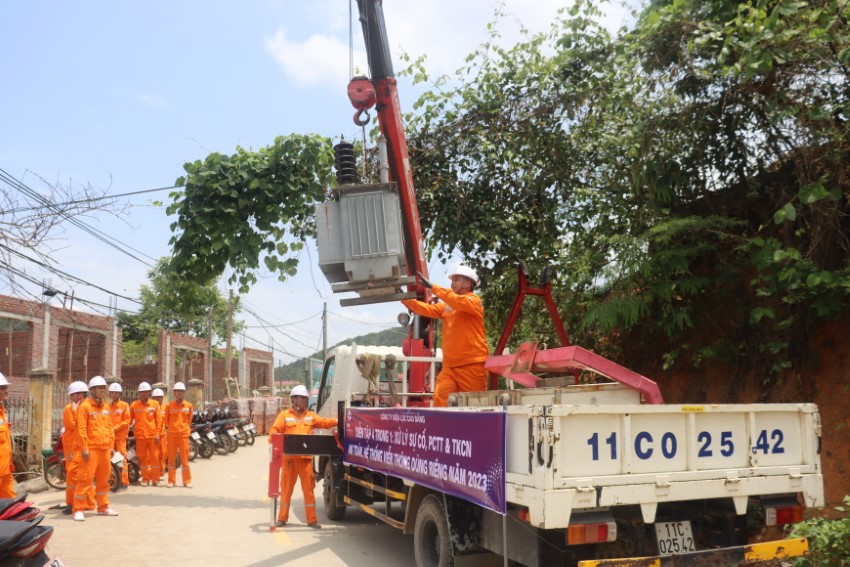 Công ty Điện lực Cao Bằng tổ chức diễn tập 4 trong 1 nhằm chủ động ứng phó, khắc phục hậu quả thiên tai 5