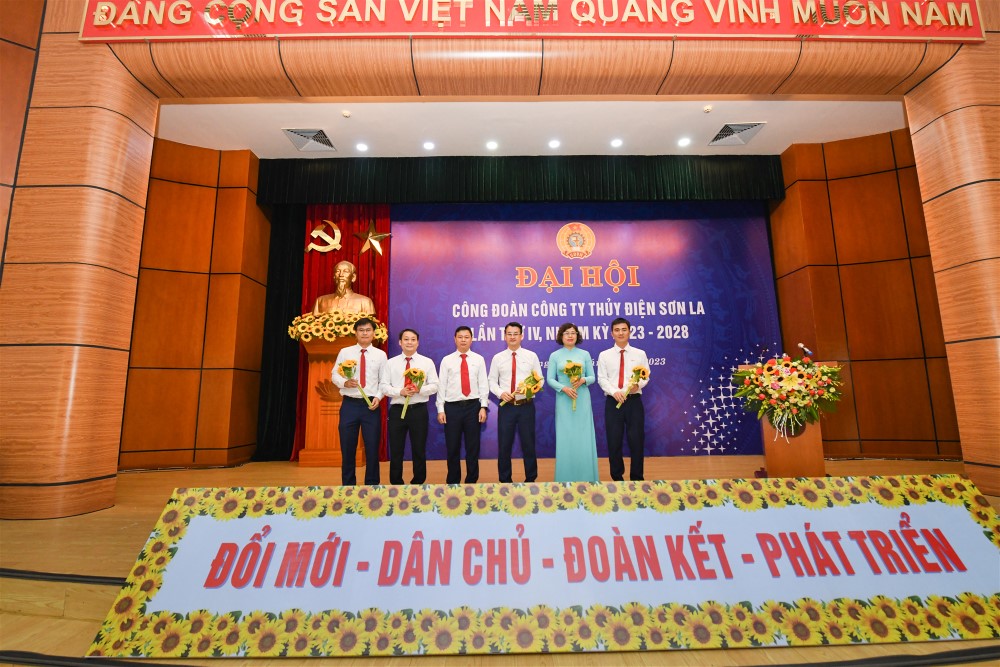 Đại hội Công đoàn Công ty Thủy điện Sơn La nhiệm kỳ 2023-2028 thành công tốt đẹp 11