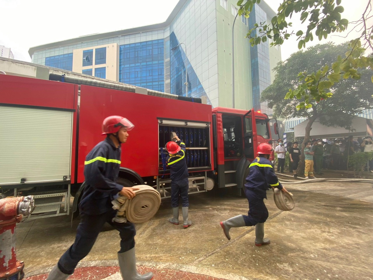 DIỄN TẬP PHƯƠNG ÁN CHỮA CHÁY VÀ CỨU NẠN CỨU HỘ CẤP TỈNH VỚI QUY MÔ LỚN TẠI NMNĐ VĨNH TÂN 4 3