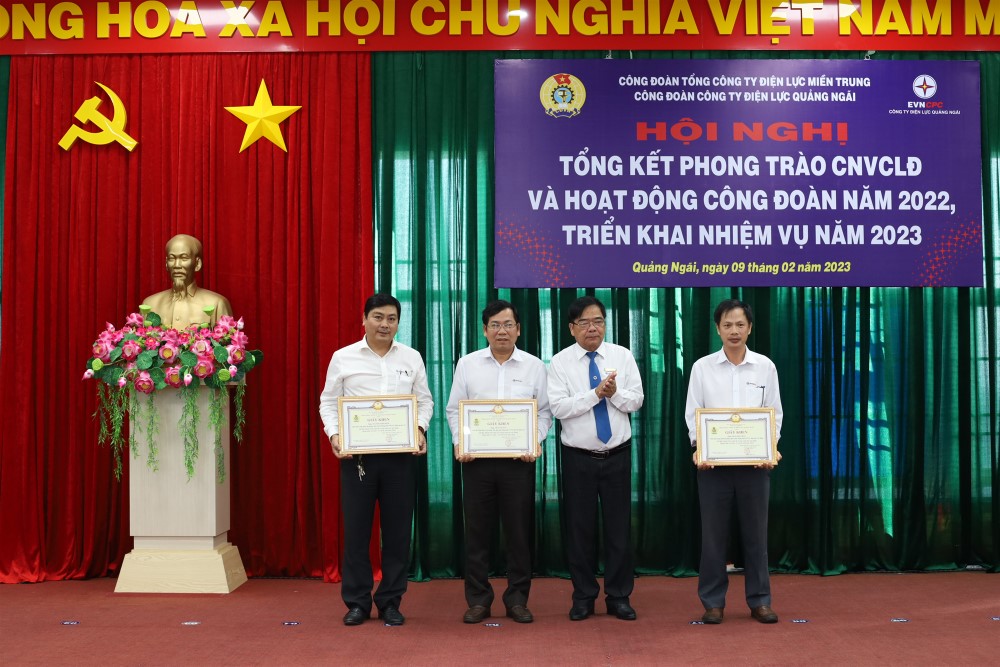 PC Quảng Ngãi: Tổng kết phong trào CNVCLĐ, hoạt động công đoàn năm 2022 và triển khai nhiệm vụ năm 2023 12