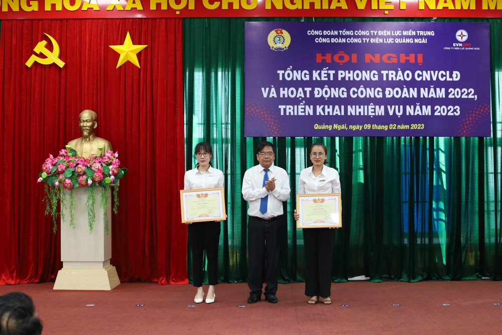 PC Quảng Ngãi: Tổng kết phong trào CNVCLĐ, hoạt động công đoàn năm 2022 và triển khai nhiệm vụ năm 2023 7