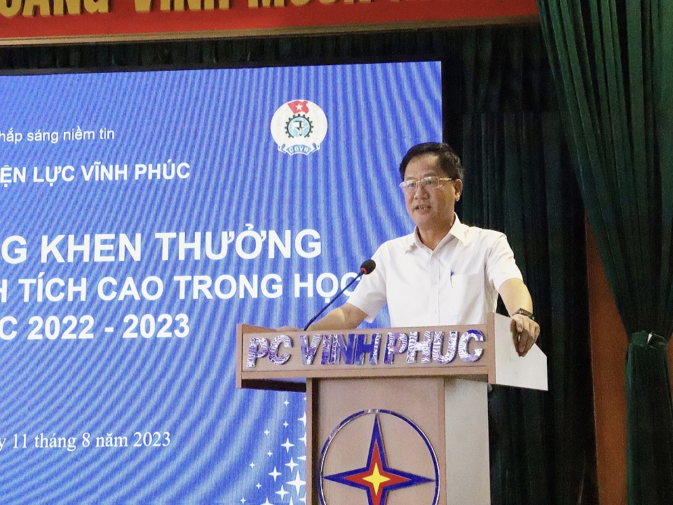 PC Vĩnh Phúc tổ chức tuyên dương, khen thưởng con CBCNV có thành tích cao trong học tập năm học 2022-2023 1