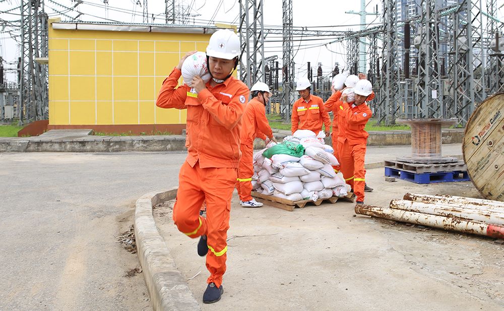 Phối hợp các lực lượng diễn tập ứng phó sự cố lưới điện truyền tải 2