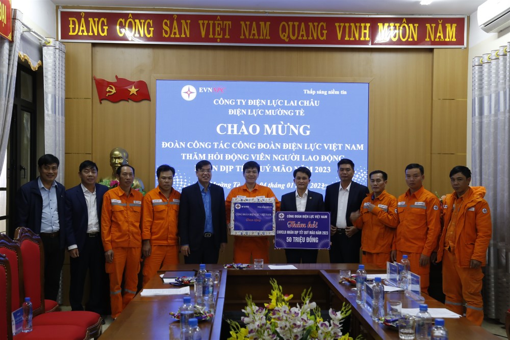 Thăm hỏi người lao động Xuân Quý Mão tại 2 Điện lực vùng biên cương cực Tây Tổ quốc    3