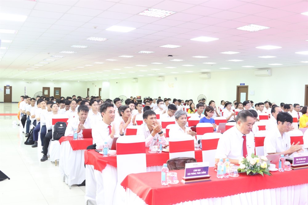 “THỰC HÀNH TIẾT KIỆM, CHỐNG LÃNG PHÍ, CHĂM LO TỐT VIỆC LÀM, ĐỜI SỐNG CHO NGƯỜI LAO ĐỘNG” 2