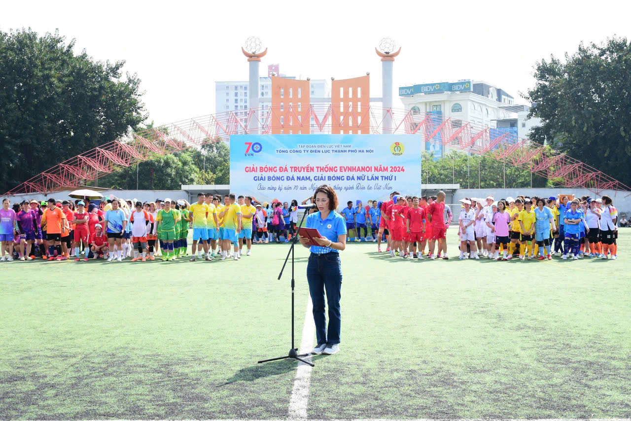 32 đội bóng nam, 33 đội bóng nữ tham gia tranh cup giải bóng đá truyền thống EVNHANOI năm 2024.  2