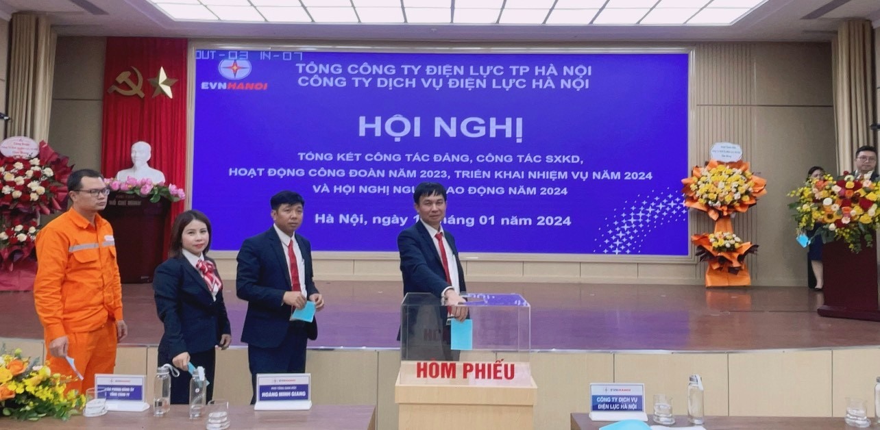 Các cấp Công đoàn trong EVNHANOI triển khai Hội nghị người lao động năm 2024.  3