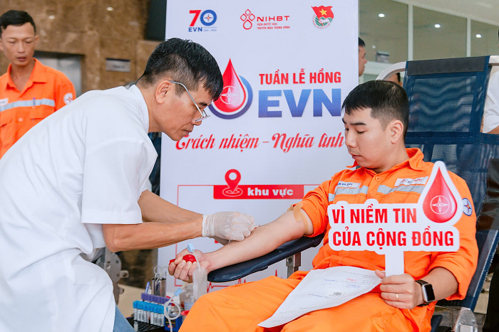 CBCNV Công ty Điện lực Thừa Thiên Huế hiến 193 đơn vị máu nhân Tuần lễ hồng EVN lần thứ X năm 2024