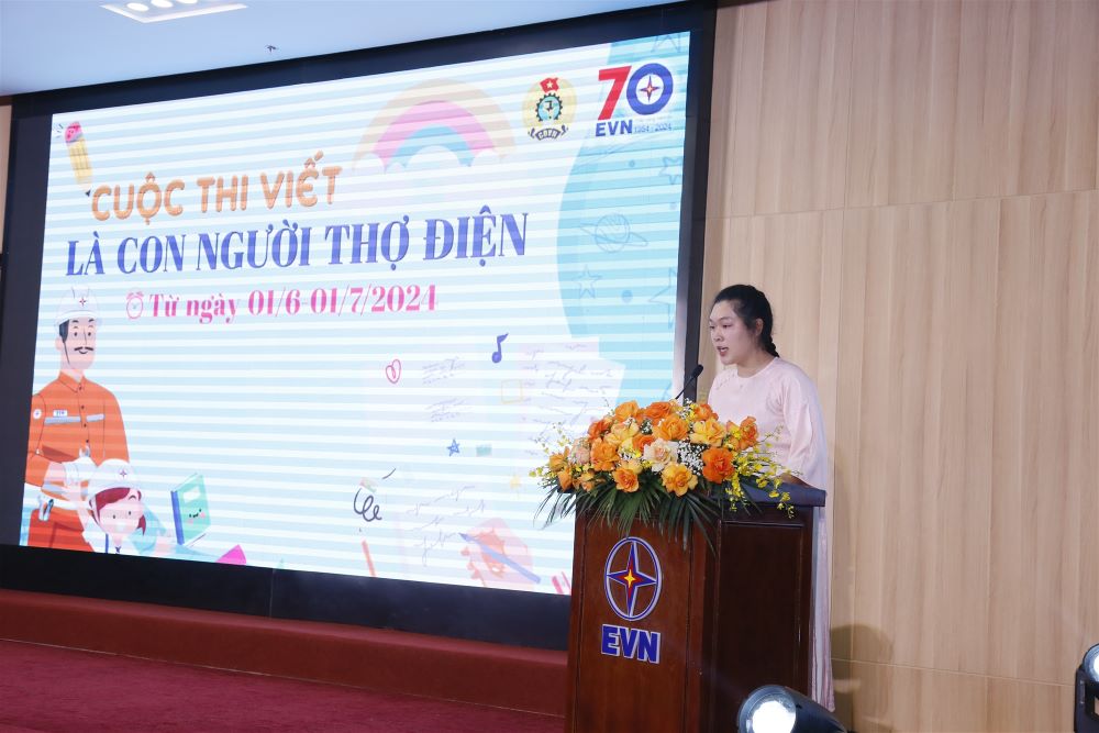 Công đoàn ĐLVN: Trao 64 giải cho 2 thể loại, bao gồm thơ và bài viết cuộc thi viết “Là con người thợ điện”