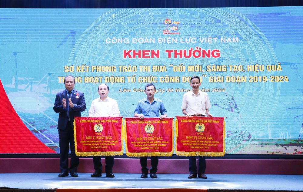 Công đoàn EVNHANOI đạt thành tích xuất sắc trong phong trào thi đua “Đổi mới, sáng tạo, hiệu quả trong hoạt động của tổ chức công đoàn” giai đoạn 2019-2024