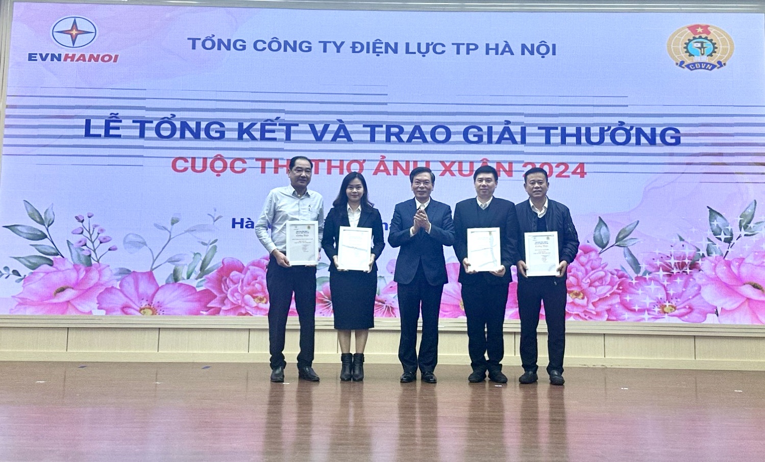 Công đoàn EVNHANOI tổng kết và trao giải Cuộc thi Thơ - Ảnh Xuân năm 2024 2