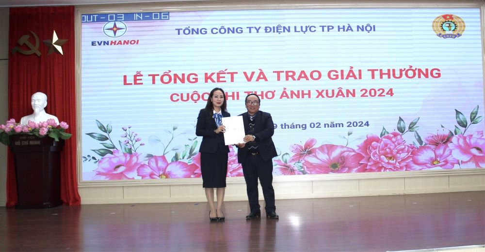 Công đoàn EVNHANOI tổng kết và trao giải Cuộc thi Thơ - Ảnh Xuân năm 2024 3