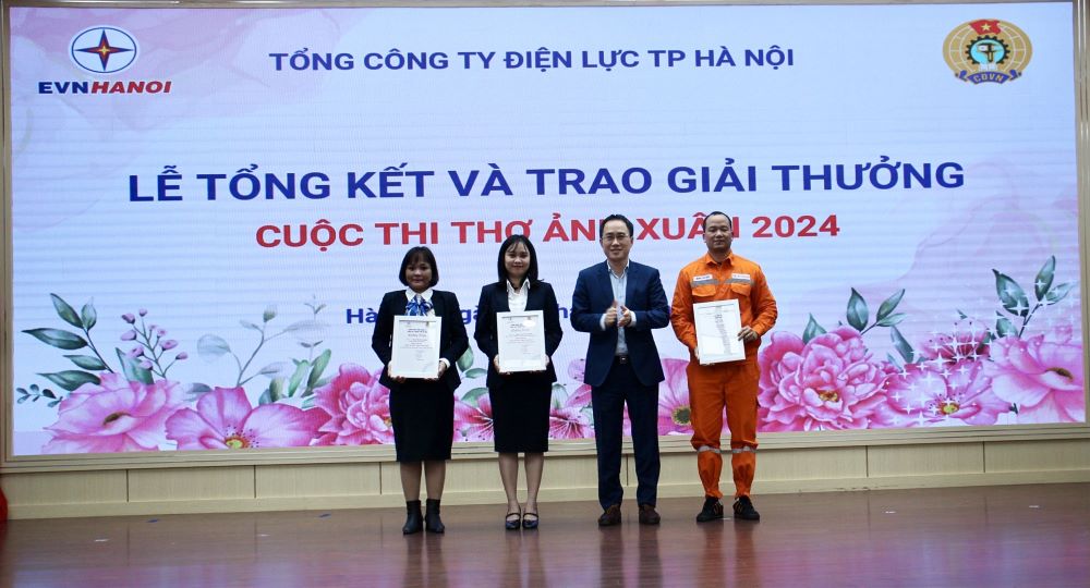 Công đoàn EVNHANOI tổng kết và trao giải Cuộc thi Thơ - Ảnh Xuân năm 2024 7