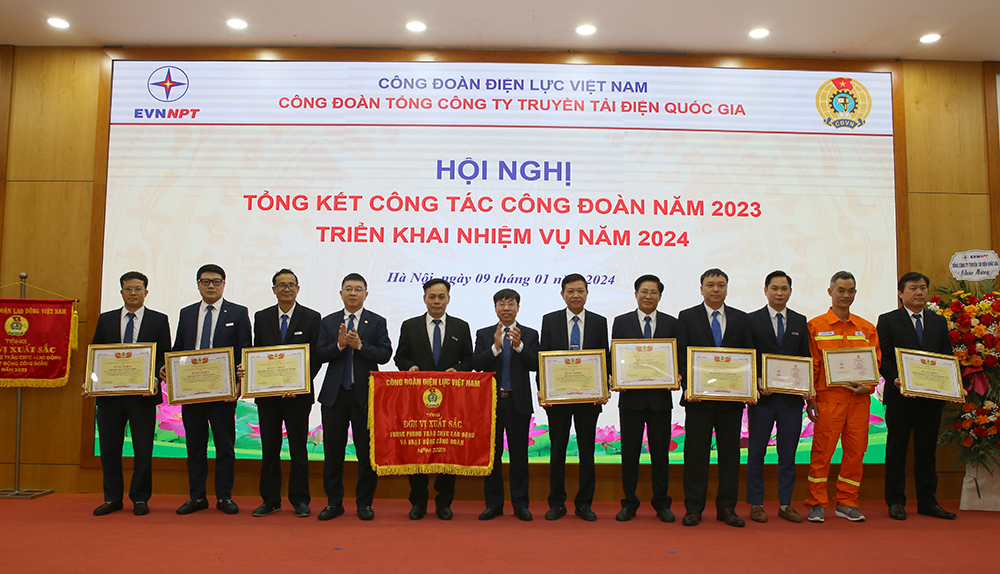 Công đoàn song hành cùng chuyên môn thực hiện tốt nhiệm vụ của EVNNPT trong năm 2023 5