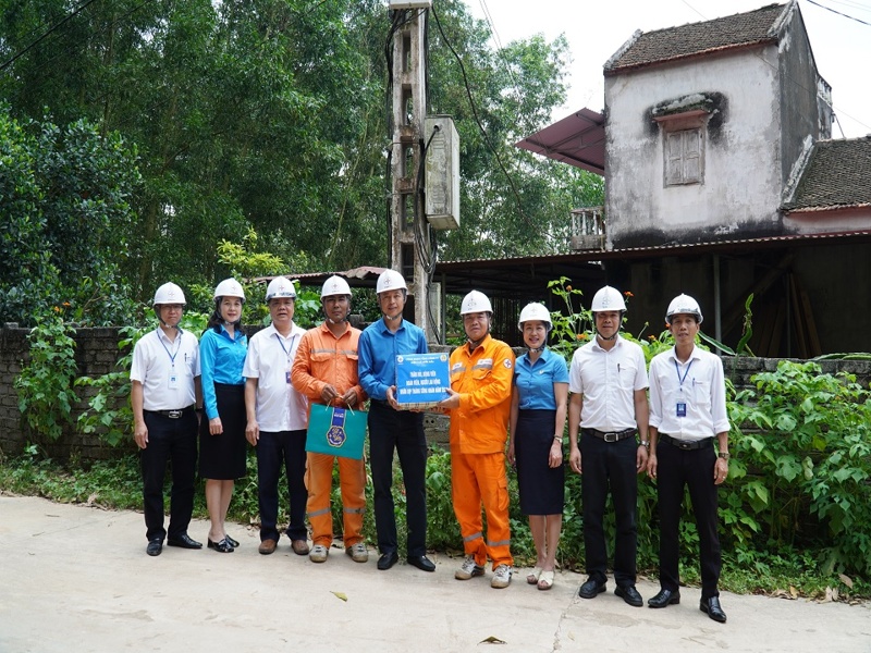 Công đoàn Tổng công ty Điện lực miền Bắc chăm lo thiết thực cho đoàn viên, người lao động tại Công ty Điện lực Bắc Giang 1