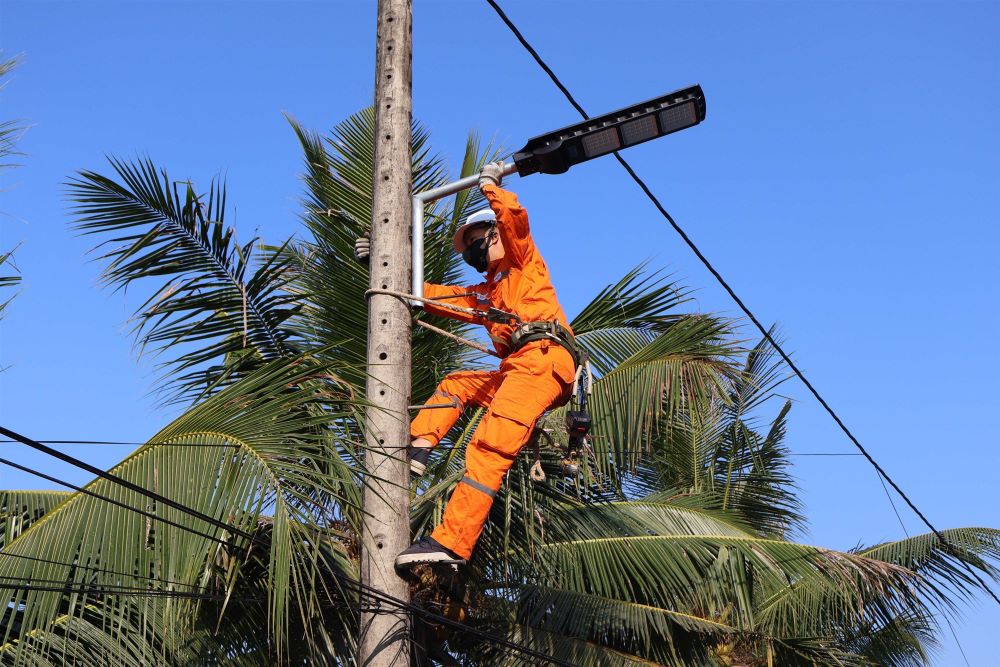 Công nhân điện miền Nam hướng đến ngày thành lập Công đoàn Việt Nam