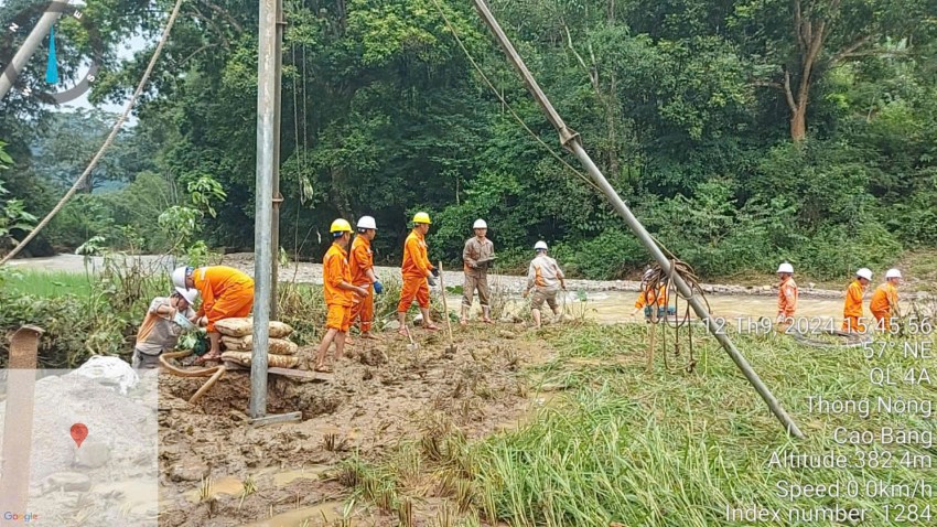 Công ty Điện lực Cao Bằng đồng hành và chia sẻ với nhân dân bị thiệt hại do thiên tai 2