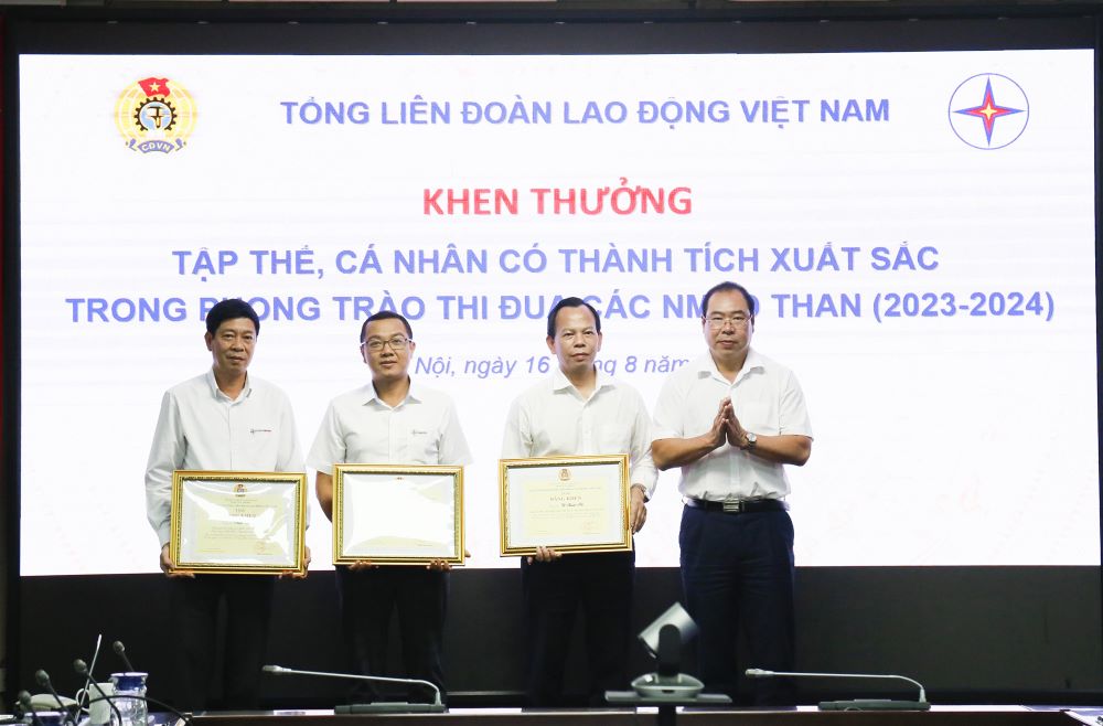 EVN: Khen thưởng các tập thể, cá nhân có thành tích xuất sắc phong trào thi đua các Nhà máy Nhiệt điện than. 3