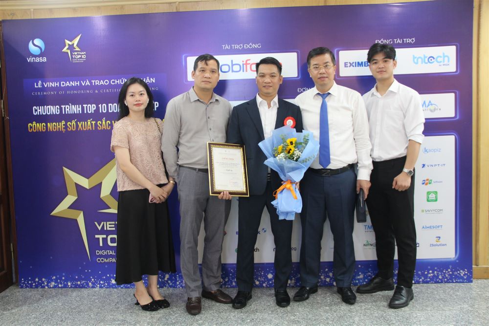 EVNICT đạt TOP 10 Doanh nghiệp Công nghệ số xuất sắc Việt Nam 2024 2