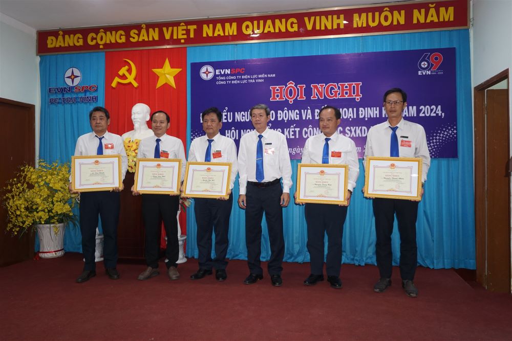 Hội nghị người lao động năm 2024 Công ty Điện lực Trà Vinh thành công tốt đẹp 1