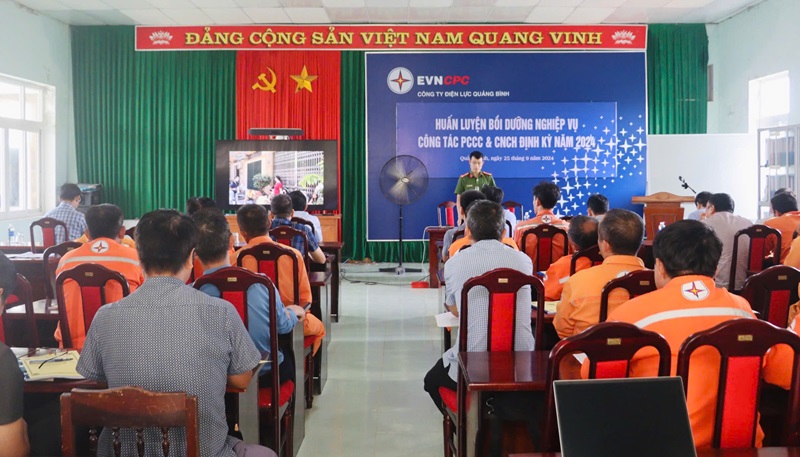 PC Quảng Bình: Hơn 200 CBCNV tham gia huấn luyện, bồi dưỡng nghiệp vụ phòng cháy chữa cháy và cứu nạn cứu hộ