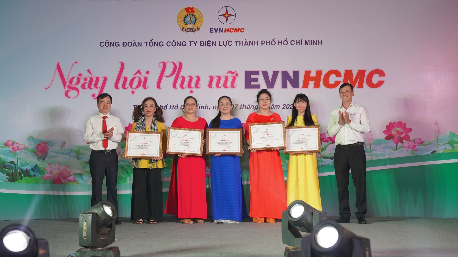 Sôi nổi Ngày hội Phụ nữ EVNHCMC 5