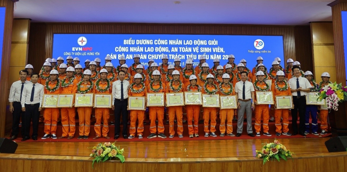 “THÁNG CÔNG NHÂN 2024” CÁC HOẠT ĐỘNG Ý NGHĨA CỦA CHUYÊN MÔN VÀ CÔNG ĐOÀN EVNNPC 9