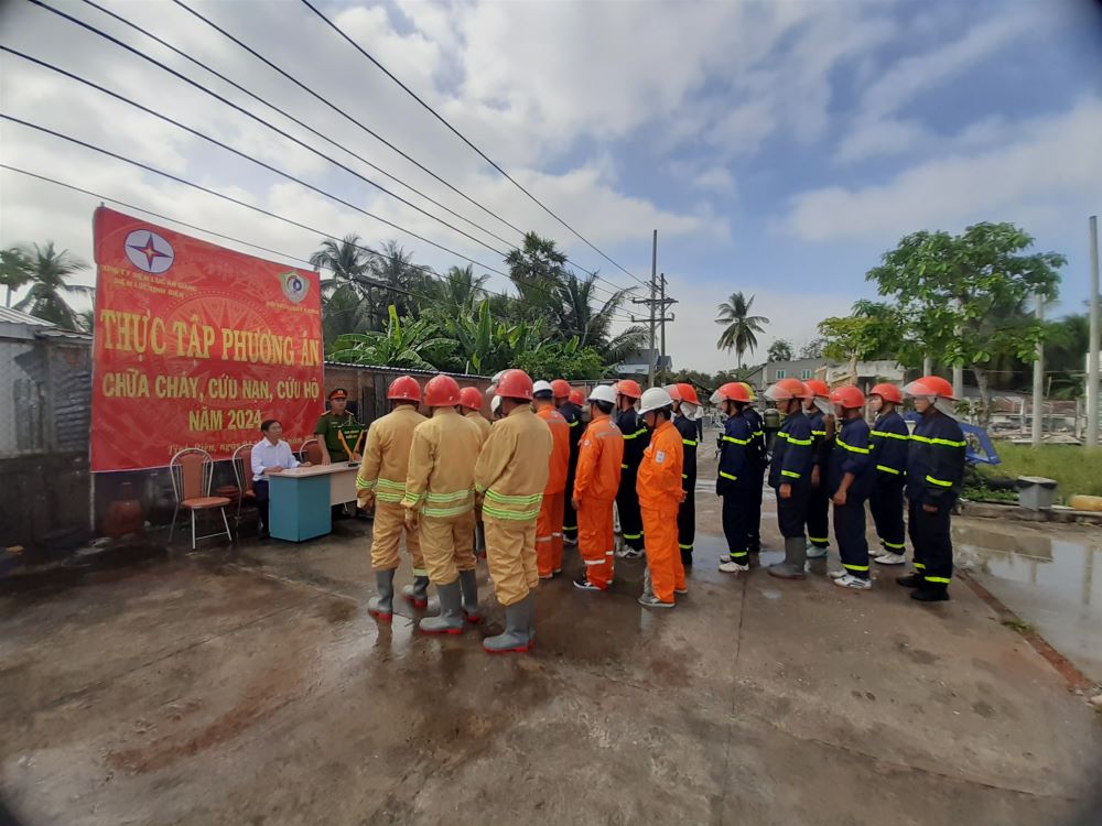 Tổng công ty Điện lực miền Nam, triển khai tháng an toàn vệ sinh lao động năm 2024 1