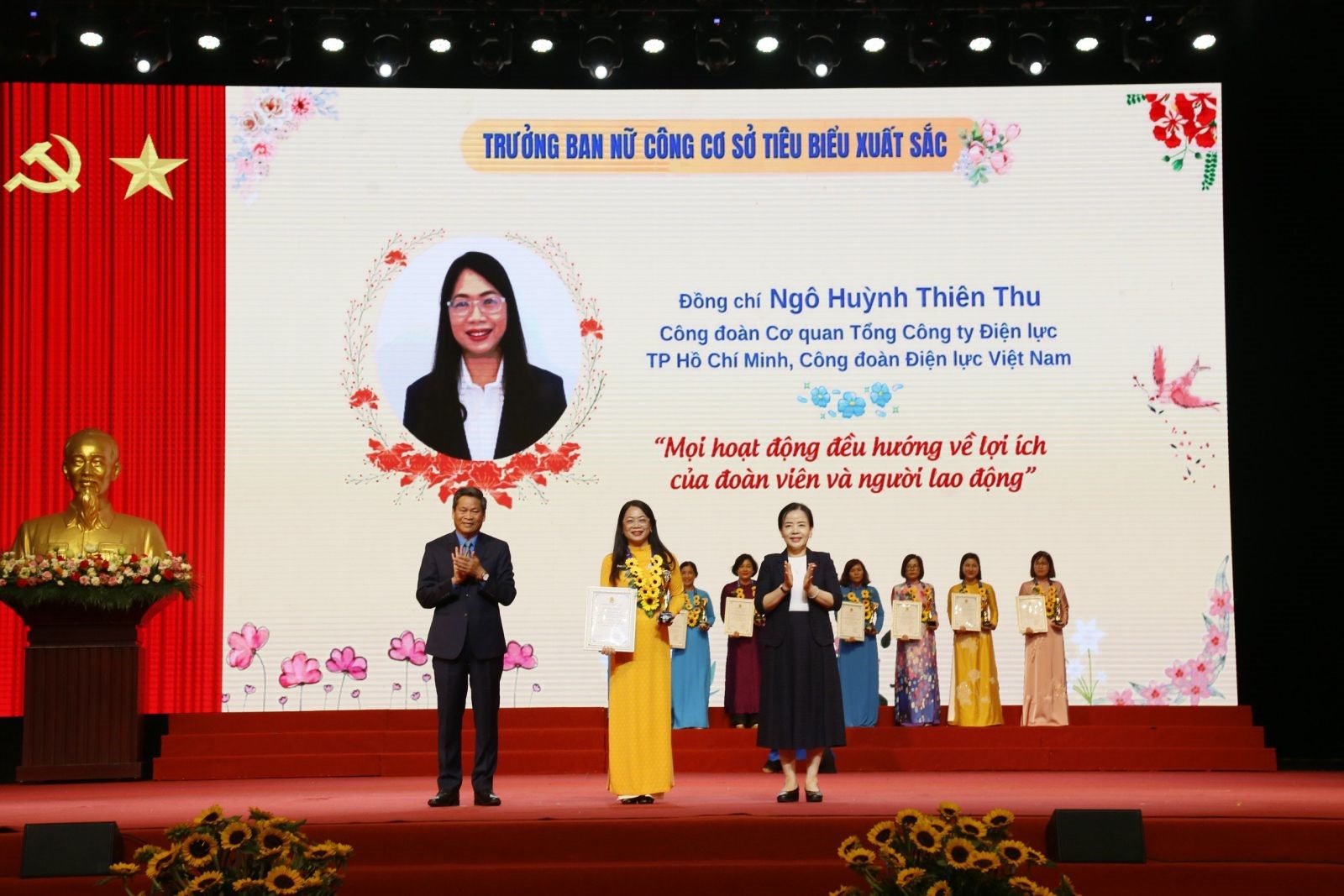 Trưởng ban nữ công Công đoàn cơ quan Tổng công ty Điện lực Thành phố Hồ Chí Minh được tuyên dương tiêu biểu xuất sắc