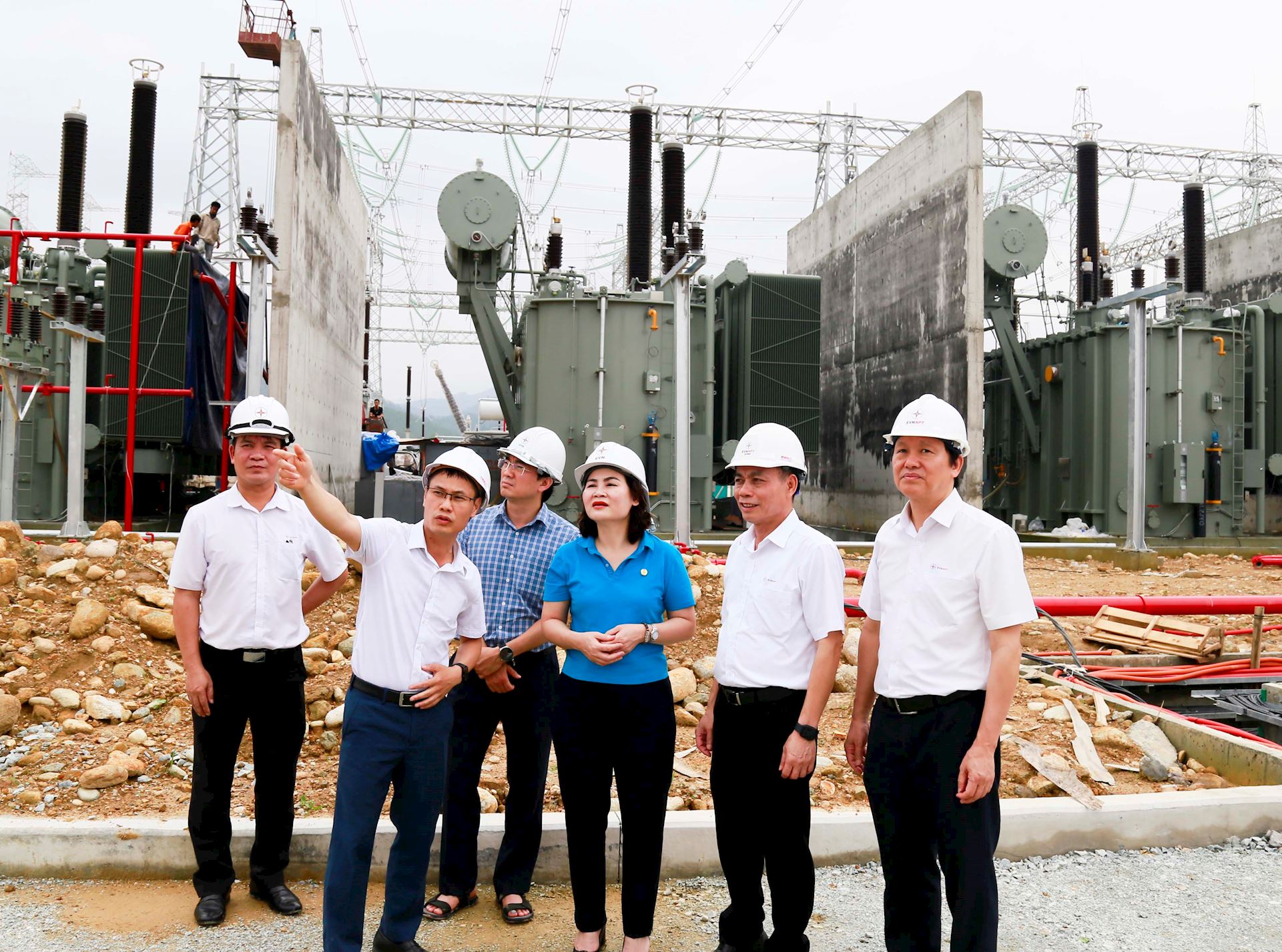 220 triệu đồng thăm hỏi, động viên người lao động tại các công trình trọng điểm của EVNNPT