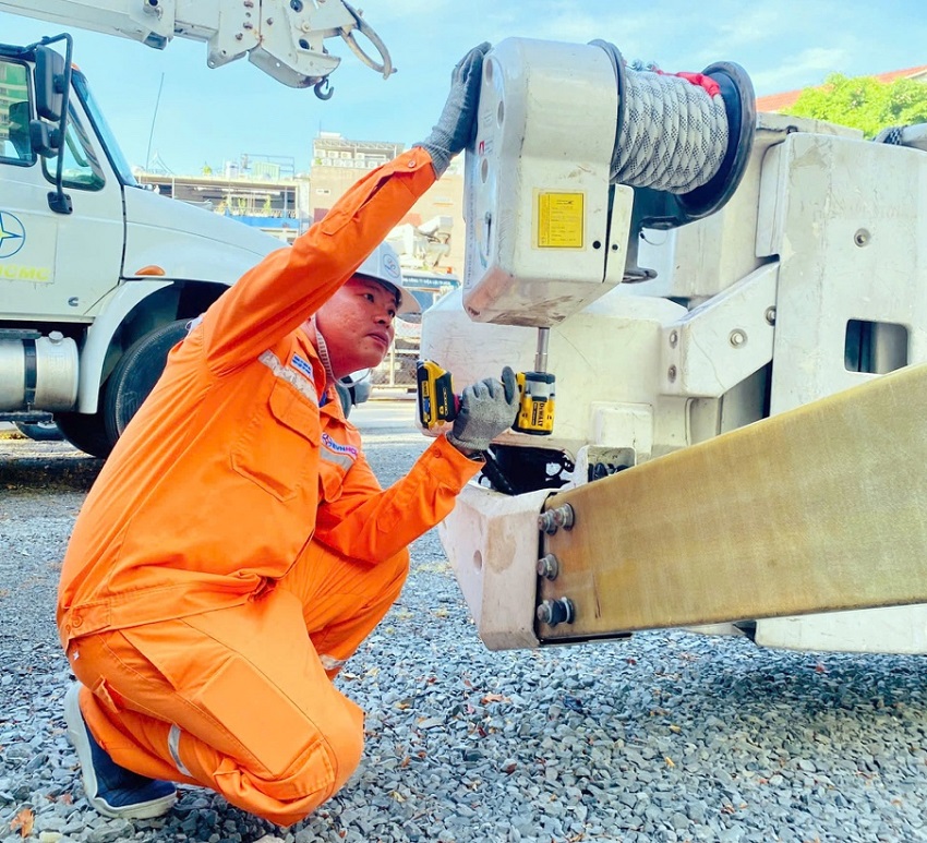 Anh Lê Văn Hoàng – Người Công Nhân Ngành Điện Tiêu Biểu Năm 2025