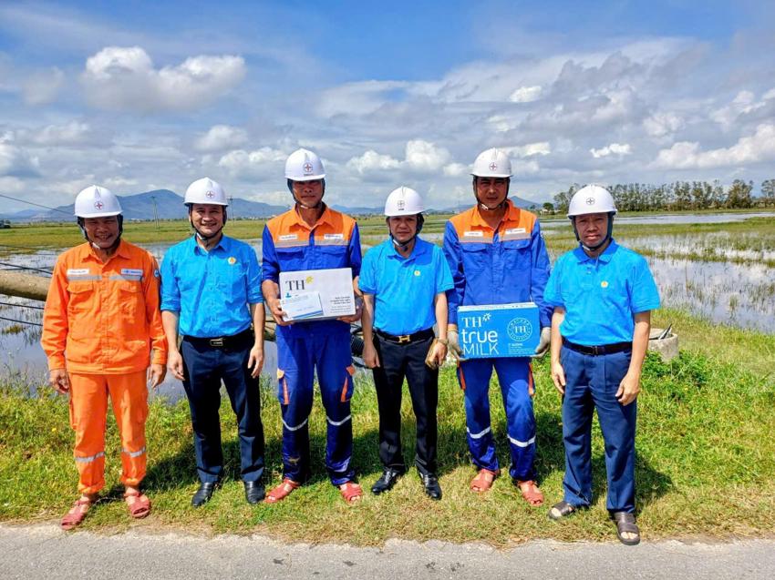 “Bóng áo xanh” công đoàn trong bão 2