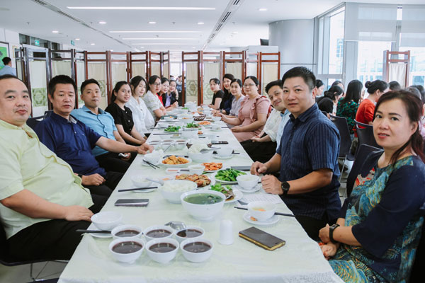 “Bữa cơm công đoàn” EVNICT: Ấm áp như cơm nhà 2