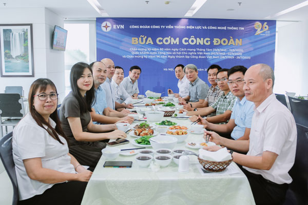 “Bữa cơm công đoàn” EVNICT: Ấm áp như cơm nhà 3