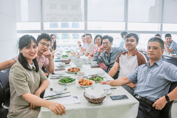 “Bữa cơm công đoàn” EVNICT: Ấm áp như cơm nhà