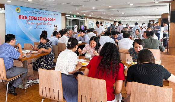 Bữa cơm Công đoàn – Gắn kết yêu thương, tri ân người lao động. 2
