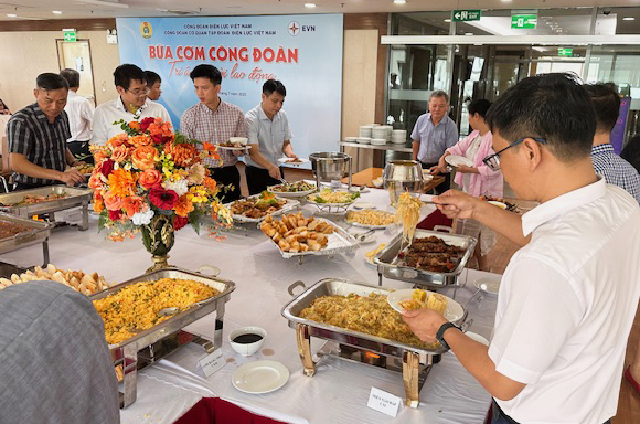 Bữa cơm Công đoàn – Gắn kết yêu thương, tri ân người lao động.