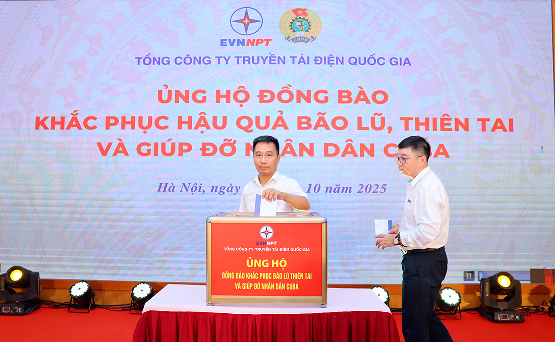 Cán bộ công nhân viên EVNNPT quyên góp ủng hộ đồng bào khắc phục hậu quả bão lũ, thiên tai