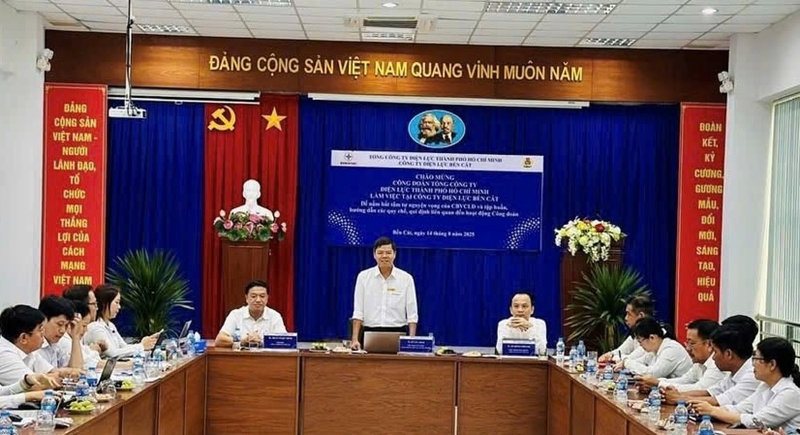 CĐ EVNHCMC: LẮNG NGHE, CHIA SẺ, ĐỒNG HÀNH CÙNG ĐOÀN VIÊN, NGƯỜI LAO ĐỘNG VÀ ỔN ĐỊNH TỔ CHỨC HOẠT ĐỘNG CÔNG ĐOÀN SAU TINH GỌN, SÁP NHẬP