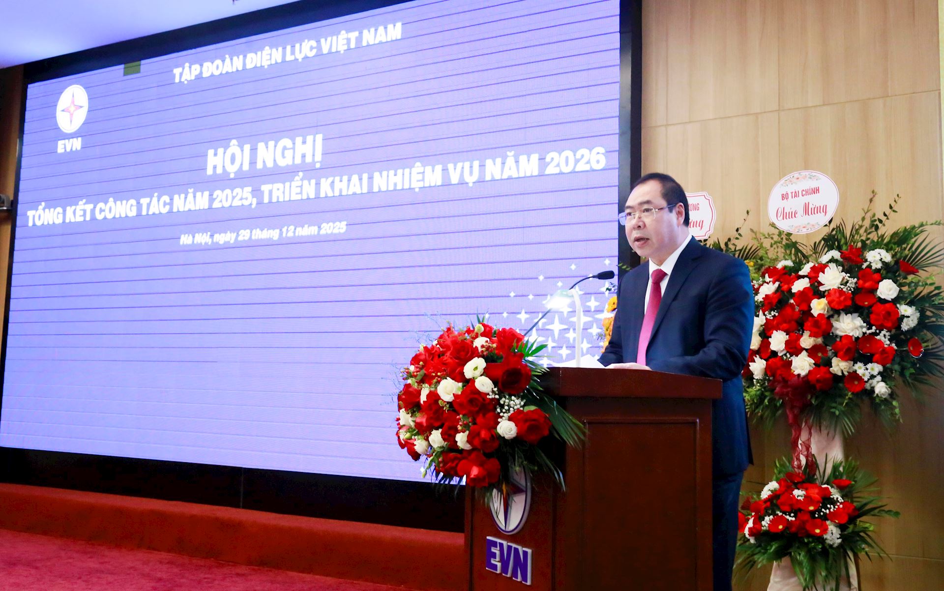 Chủ tịch Công đoàn Điện lực Việt Nam phát động thi đua thực hiện thắng lợi nhiệm vụ, kế hoạch năm 2026 1