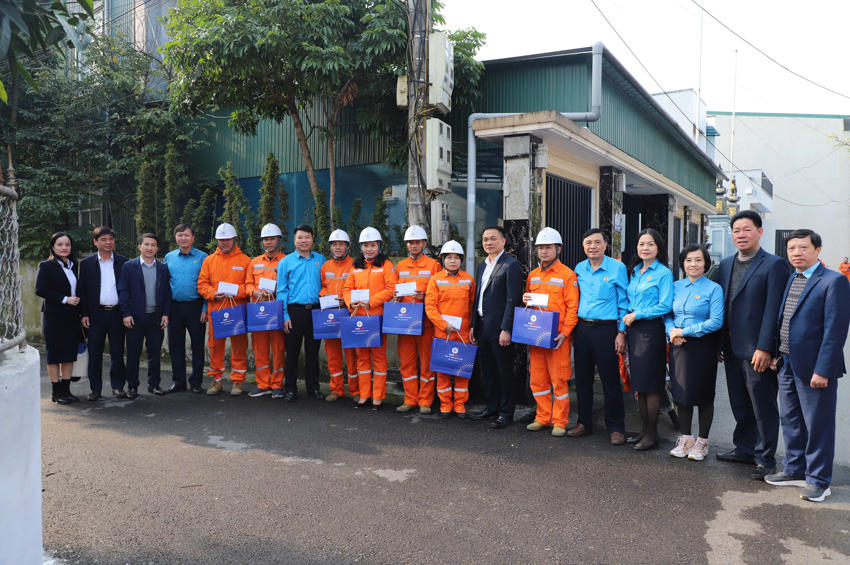 Công đoàn Công ty Điện lực Hà Tĩnh - điểm tựa của người lao động 1