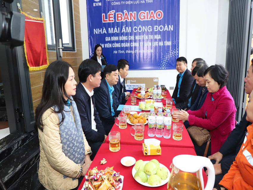 Công đoàn Công ty Điện lực Hà Tĩnh - điểm tựa của người lao động 8
