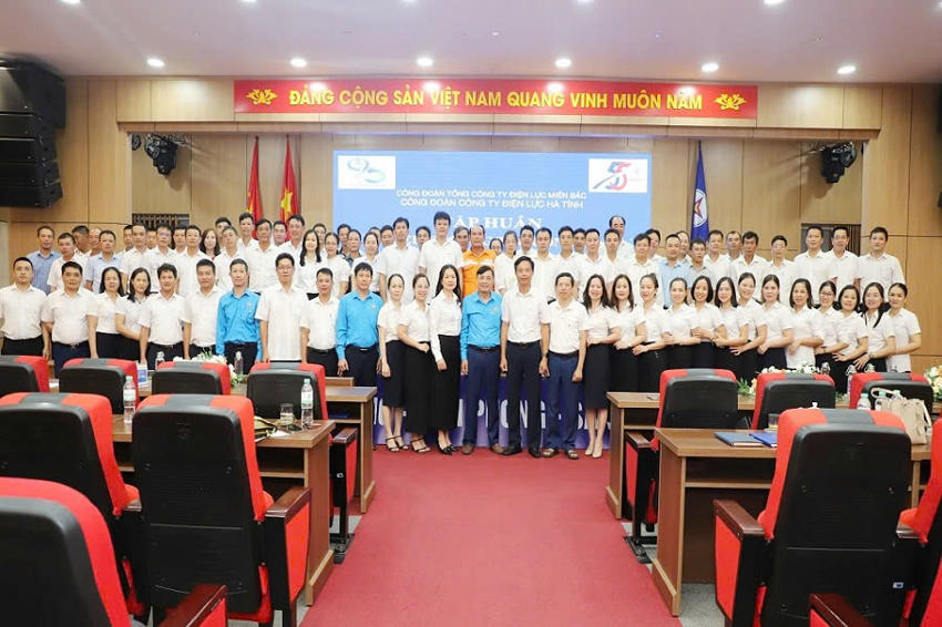 Công đoàn Công ty Điện lực Hà Tĩnh - điểm tựa của người lao động 9