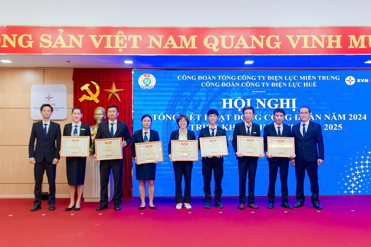 Công đoàn Công ty Điện lực Huế: Tổ chức Hội nghị tổng kết hoạt động Công đoàn năm 2024  8