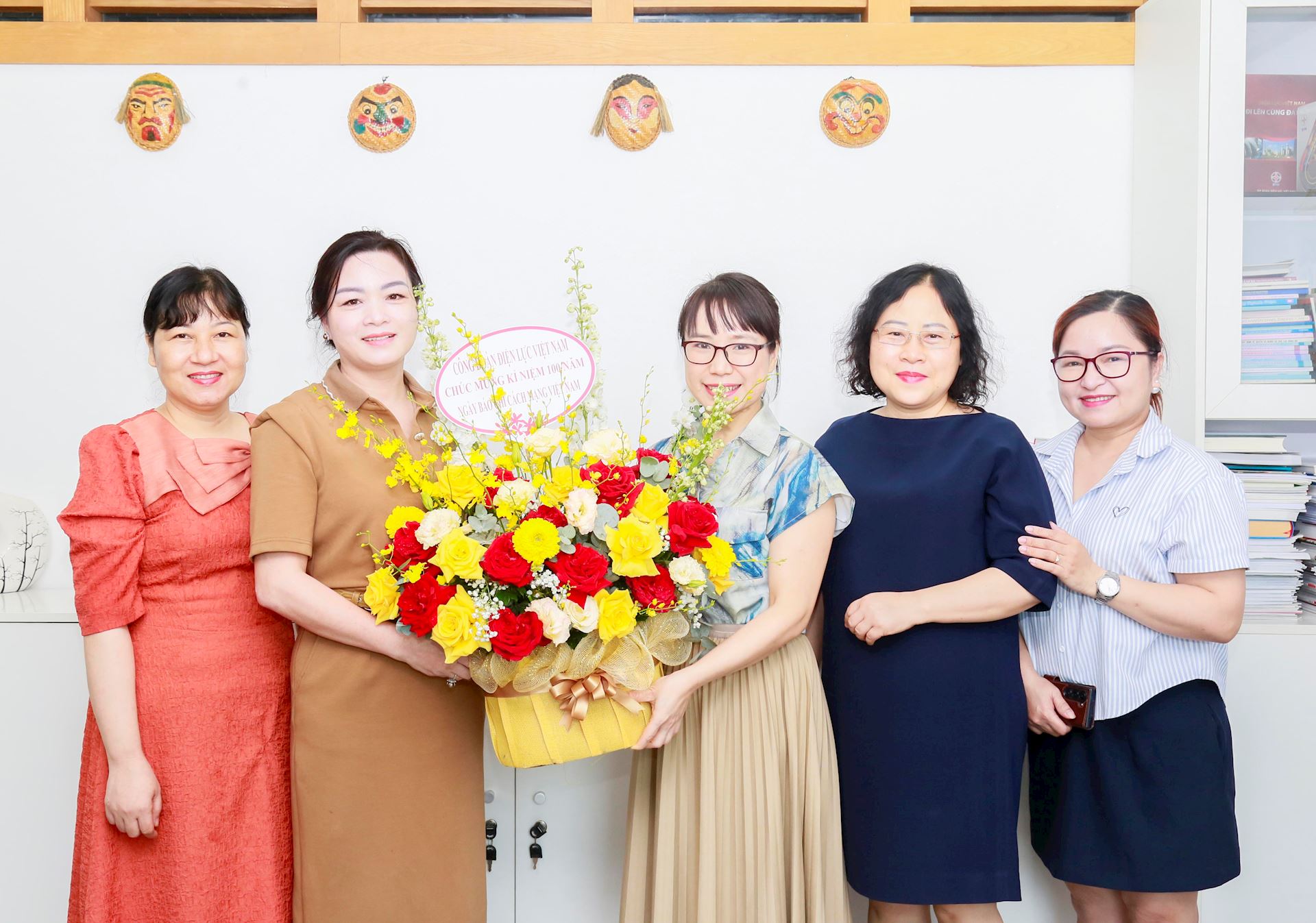 Công đoàn Điện lực Việt Nam: Chúc mừng các Cơ quan Báo chí nhân kỷ niệm 100 năm Ngày Báo chí Cách mạng Việt Nam 2