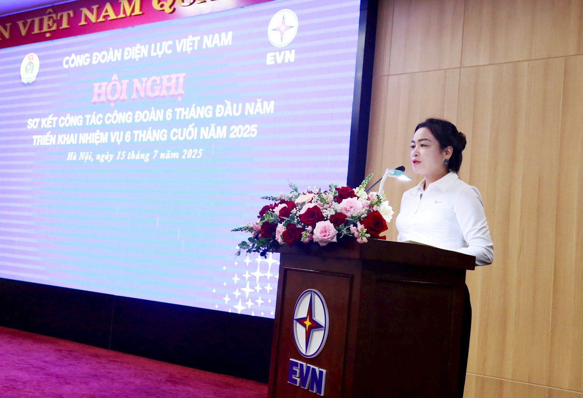Công đoàn Điện lực Việt Nam sơ kết công tác 6 tháng đầu năm 2025 1