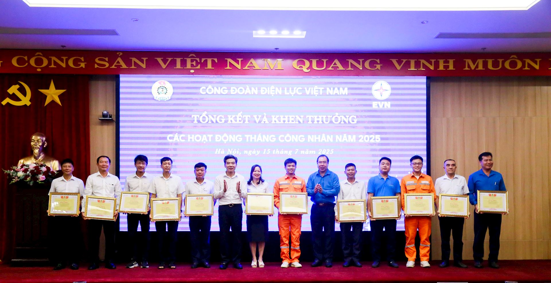 Công đoàn Điện lực Việt Nam sơ kết công tác 6 tháng đầu năm 2025 5